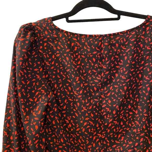 Dynamite Black and Red Top Blouse Long Sleeve Puff Sleeve Size M - Picture 2 of 10